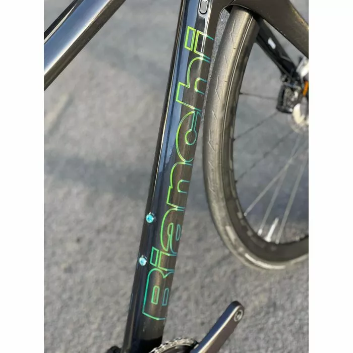 Vélo Route Bianchi Specialissima Ultegra 2x11V Black Carbon 4 Vélo Route Bianchi Specialissima Ultegra 2x11V Black Carbon – Image 2