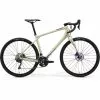 Vélo Gravel Merida Silex 400 Champagne / Violet 2023 2 Vélo Gravel Merida Silex 400 Champagne / Violet 2023 -Vélos Soldes s i l e x 400 crmprp m y2022 700x700 1